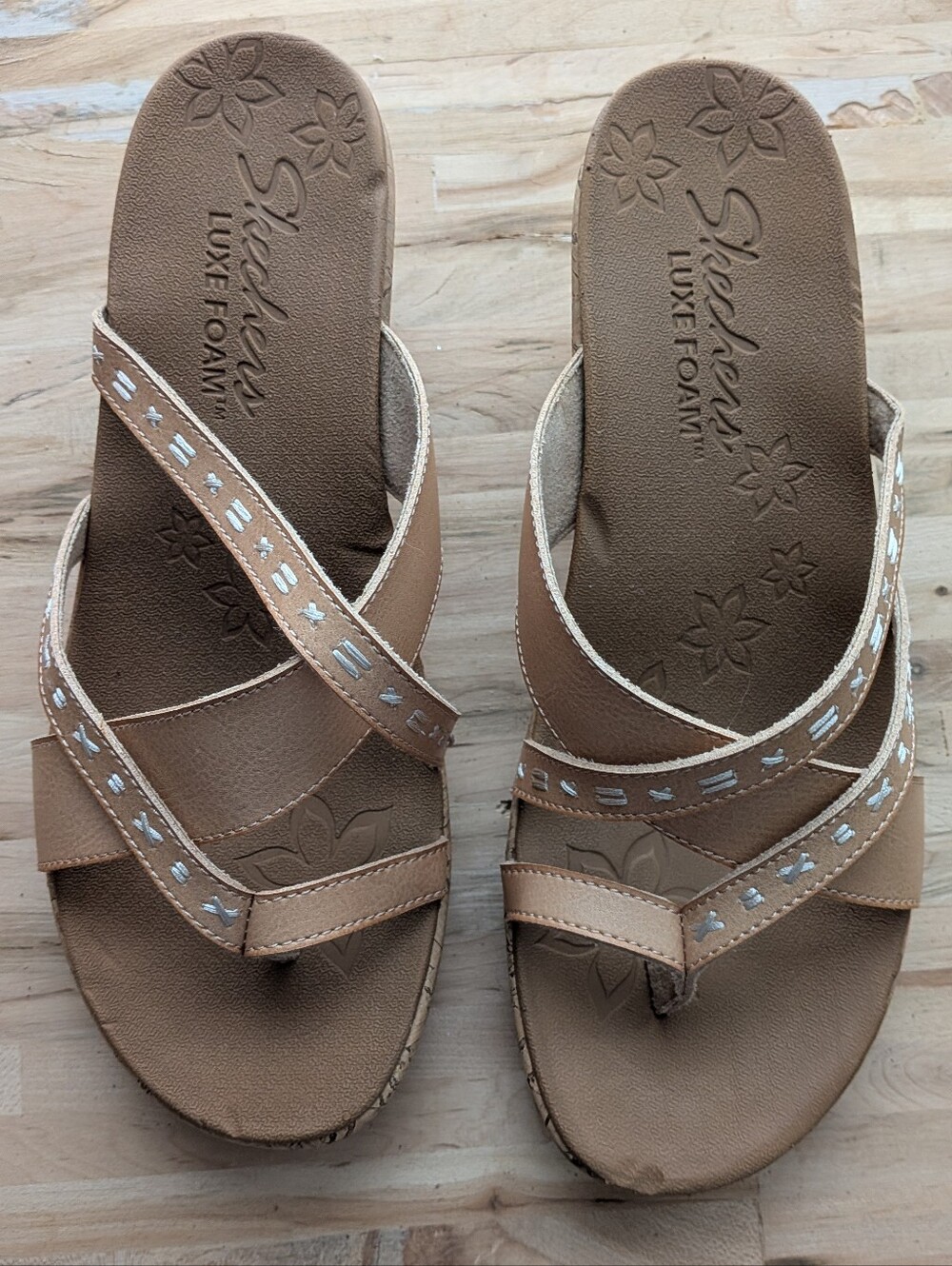 Skechers Women's Tan Luxe Foam Comfort Sandals